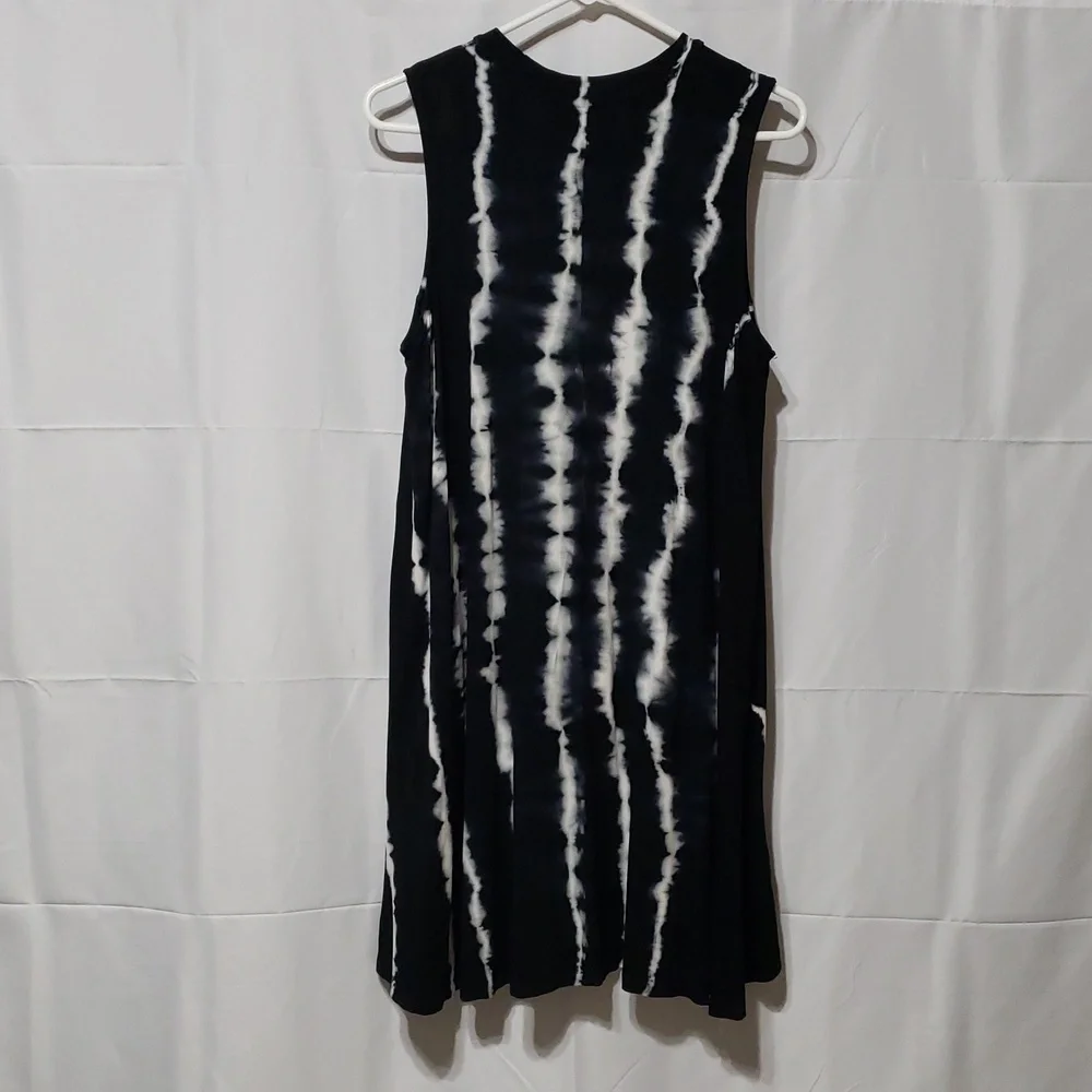 Mud Pie Black & White Vertical Stripes Tie-Dye Dress. Size: Large